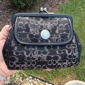 Coach Signature Kiss Lock Wristlet EUC